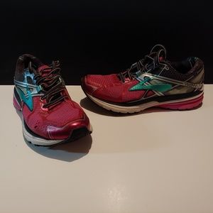 Womens 7.5 Ravenna 7 Brooks grey/pink mesh